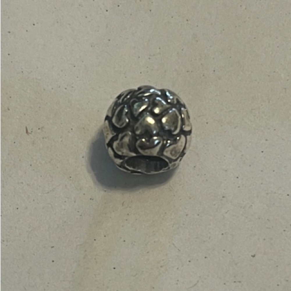 Pandora heart charm ❤️
